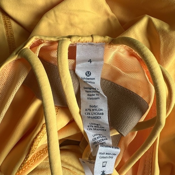 Woman’s Lululemon top - Picture 3 of 3